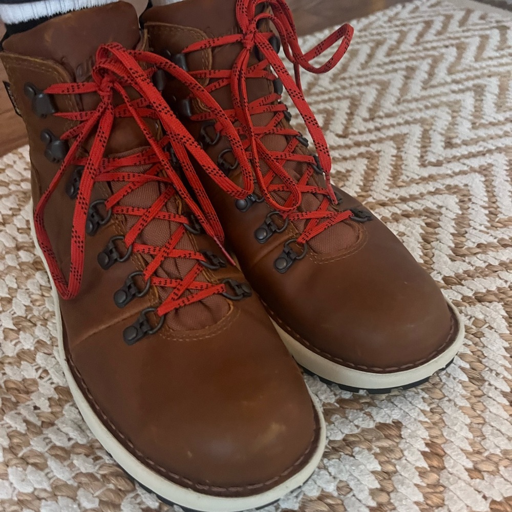 Dinner Brown Leather Hiking Boots with Red Laces - Picture 3 of 6